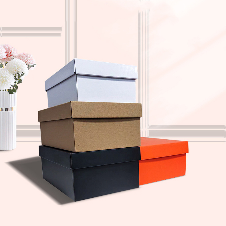 Zeal X toob turule keskkonnasõbraliku jõupaberist kaane ja aluskarbi säästva kingade pakendamiseks